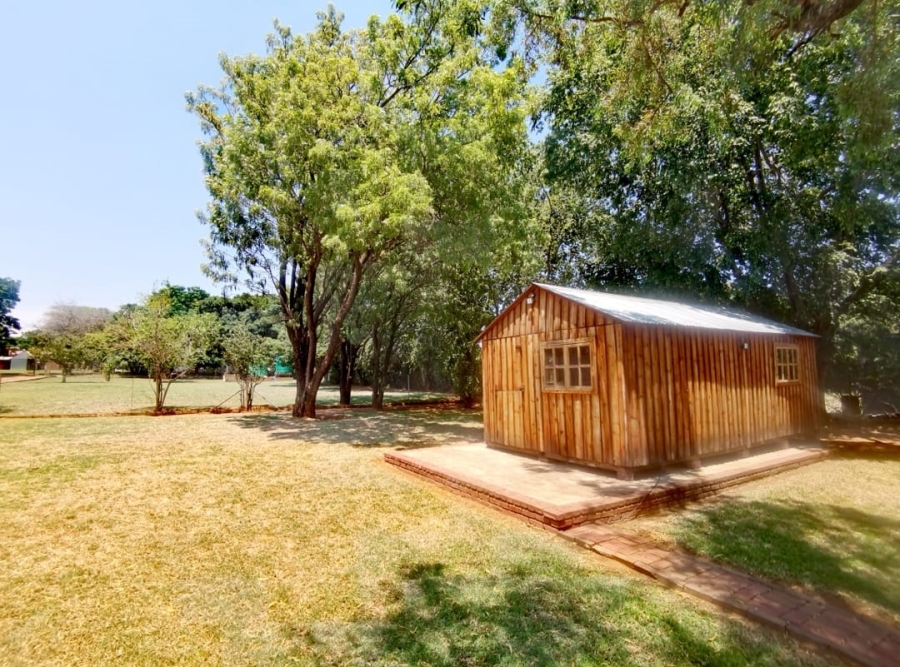 Commercial Property for Sale in Buffelshoek AH North West